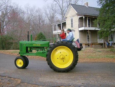 Alexis Schneider graciously shared this picture of the 2007 Gurley Christmas Parade