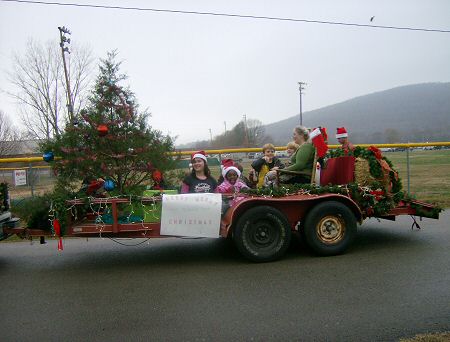 Alexis Schneider graciously shared this picture of the 2007 Gurley Christmas Parade