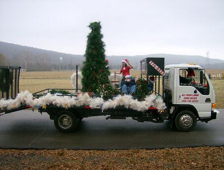 Alexis Schneider graciously shared this picture of the 2007 Gurley Christmas Parade